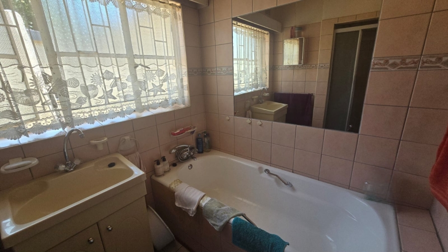 4 Bedroom Property for Sale in Protea Park North West